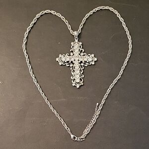 NEW Intricate Silver-tone Necklace with Large Crystal Cross Pendant